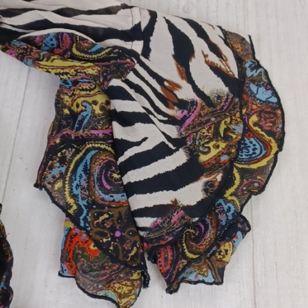 LE CAVIAR Zebra Floral-Graphic Lace Ribbon Ruffle Bell Sleeve  Edgy Blouse SZ L - Picture 4 of 15